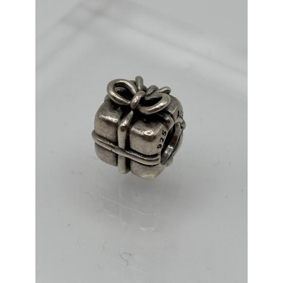 Authentic Pandora Bow Present Gift Charm Bead Silver Sterling 925 ALE 790300 - Picture 2 of 6